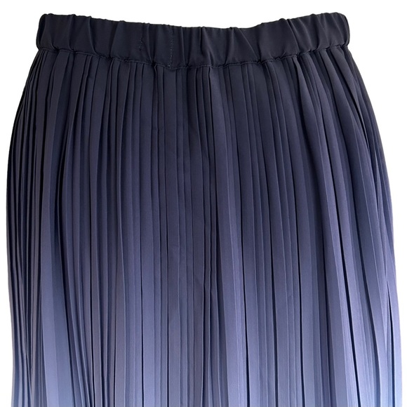 NEW Banana Republic Ombré Pleated Full A-line Skirt Women’s SZ Small in Blue - Picture 5 of 8